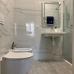 Appartement Lovely 1-bedroom In Wifi-netflix-ac Tirana